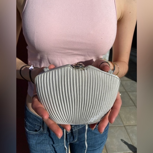 Vintage Silver Satin Evening Clutch/Crossbody Bag - Picture 5 of 7